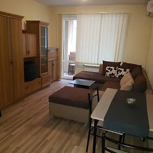 Pirotska Gn / Free Garage Apartment